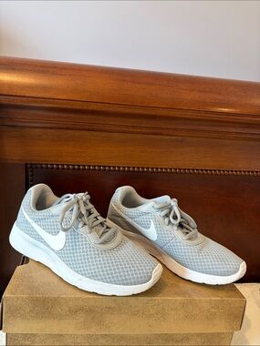 Nike Light Gray Mesh Sneakers with White Swoosh